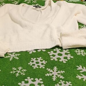 Cozy White Cropped Women's Sweater